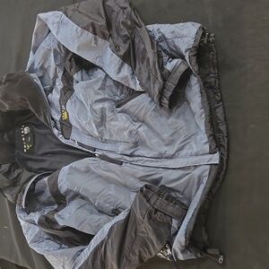 Mountain Hardwear Black and Gray Jacket